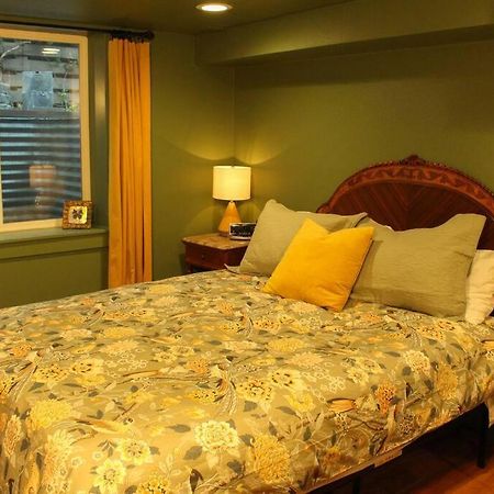 Apartament Heart Of Woodstock, 10 Min Walk To Reed, With Private Garage! Portland Zewnętrze zdjęcie