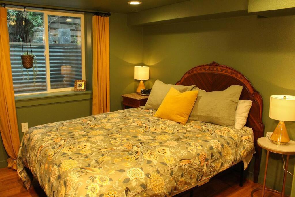 Apartament Heart Of Woodstock, 10 Min Walk To Reed, With Private Garage! Portland Zewnętrze zdjęcie