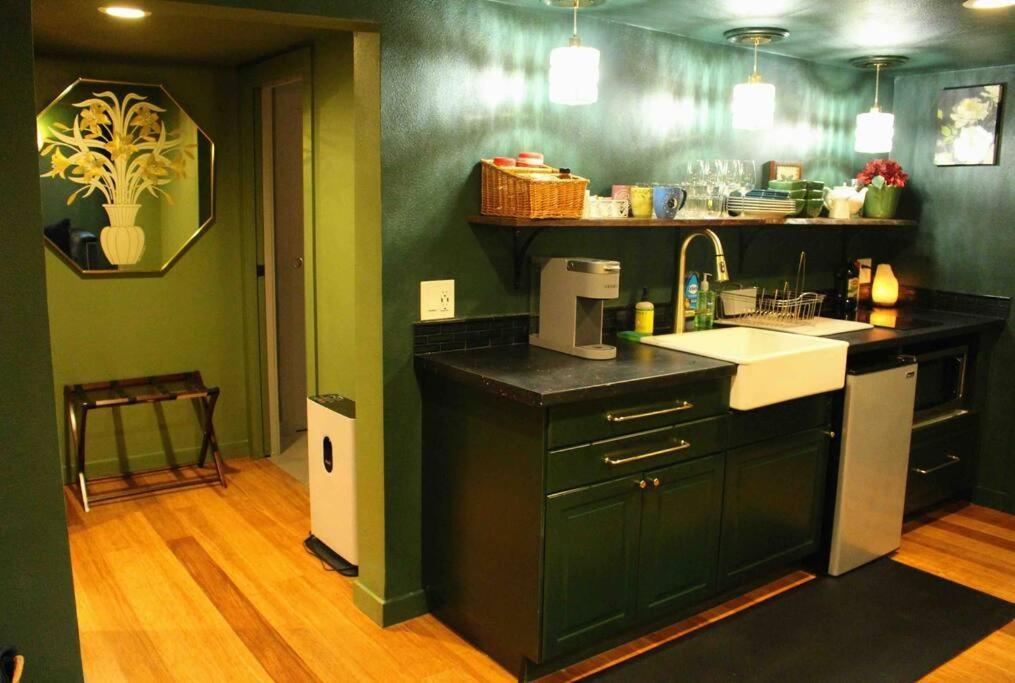 Apartament Heart Of Woodstock, 10 Min Walk To Reed, With Private Garage! Portland Zewnętrze zdjęcie